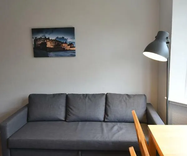 Sighthill 3 Bedrooms With Private Garden