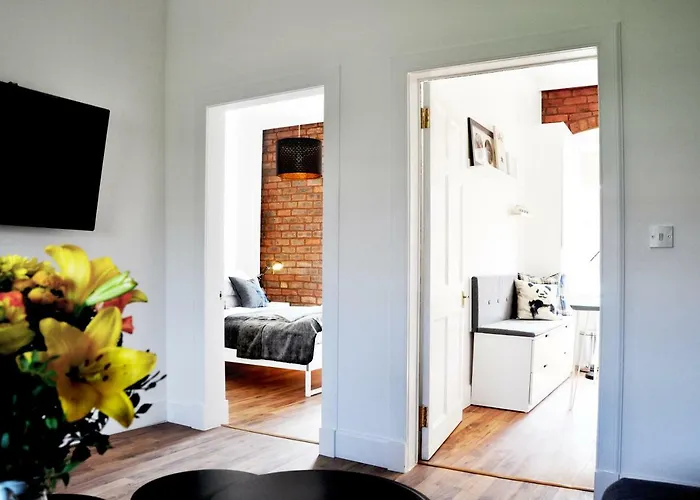 Apartment Stylish Flat In 1860's Listed Building *