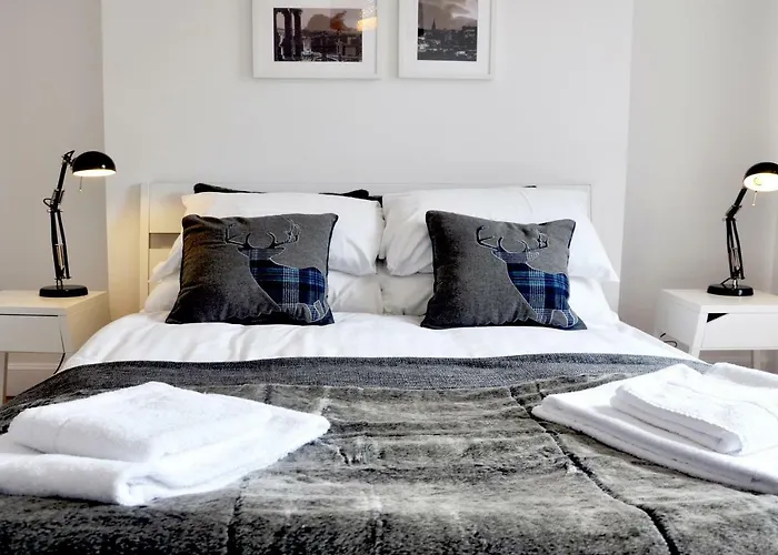 Stylish Flat In 1860's Listed Building Lejlighed