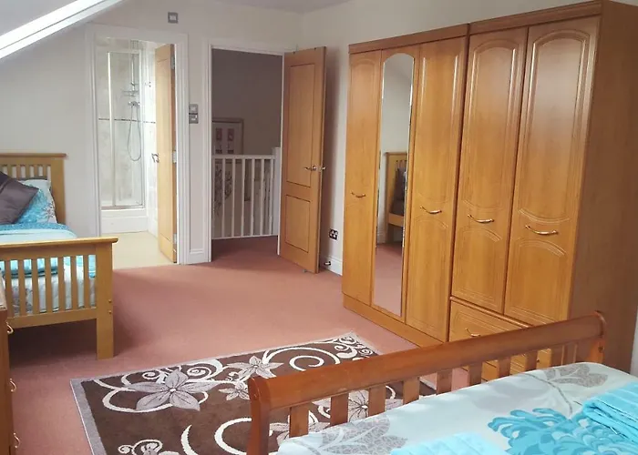 דירה Penthouse Sleeps 11 *