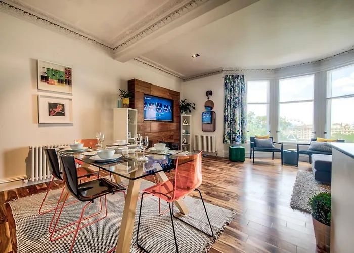 דירה Modern Flat With Fantastic Views By The Royal Mile אדינבורו