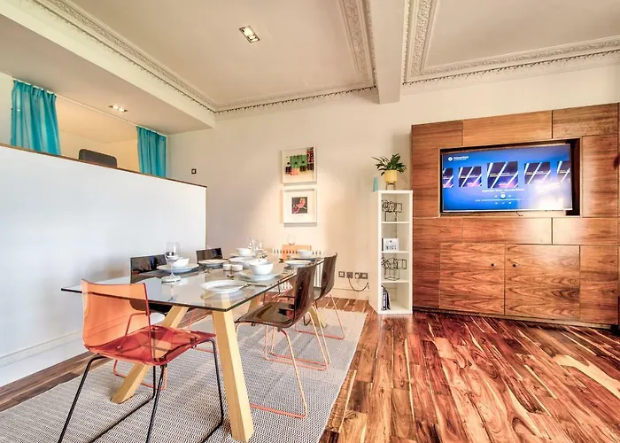 Modern Flat With Fantastic Views By The Royal Mile דירה *