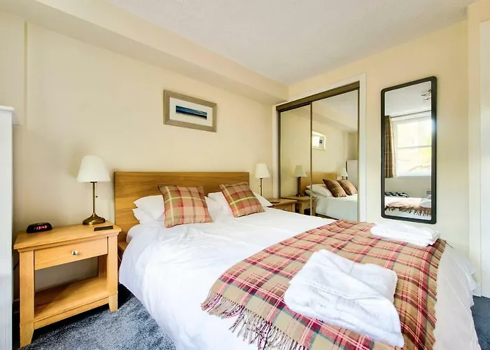 Charming 1 Bed With Castle View Edinburgh