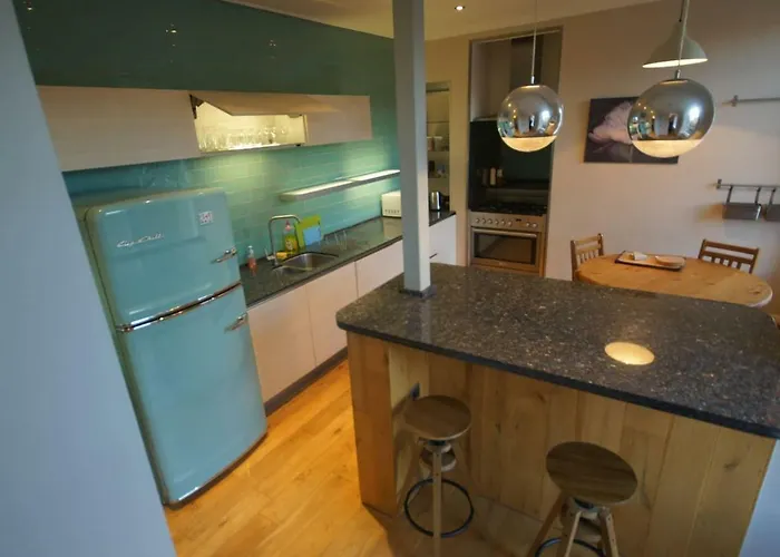 Spacious 2 Bed Next To Royal Mile & Waverley * Edinburgh