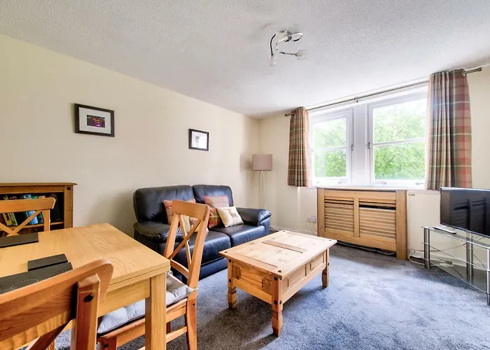 Апартаменты Charming 1 Bed With Castle View *