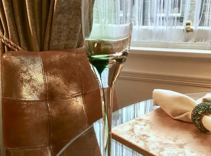The Jeffrey Street Retreat * Edinburgh