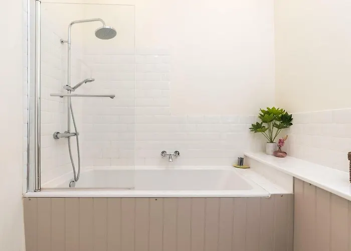 Charming, & Spacious Georgian 3 Bed Edinburgh