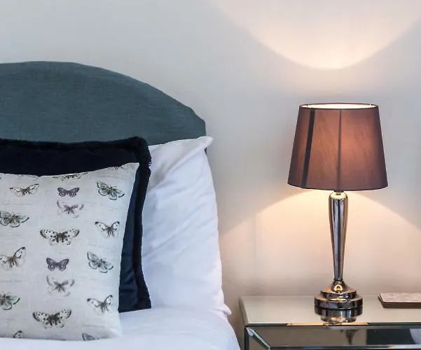 Charming, & Spacious Georgian 3 Bed Apartmán *