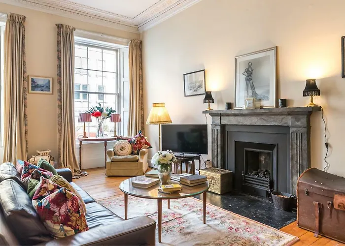 Grand & Spacious With Wifi Edimburgo
