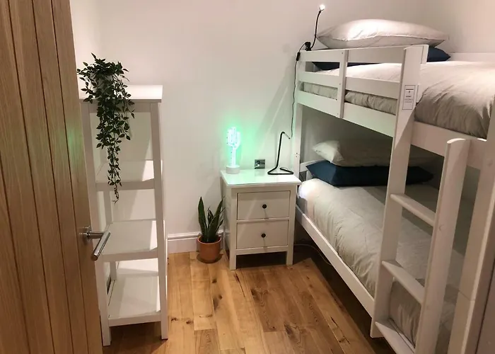 公寓 Bright 3 Bed Flat With Pool & Parking *