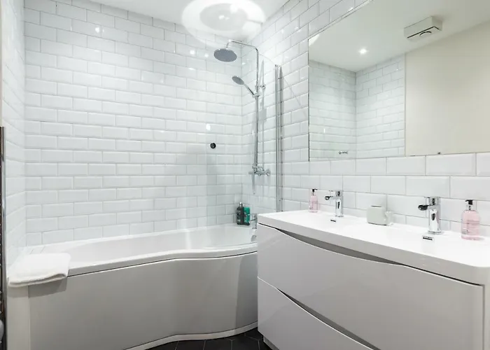 Lovely * إدنبرة