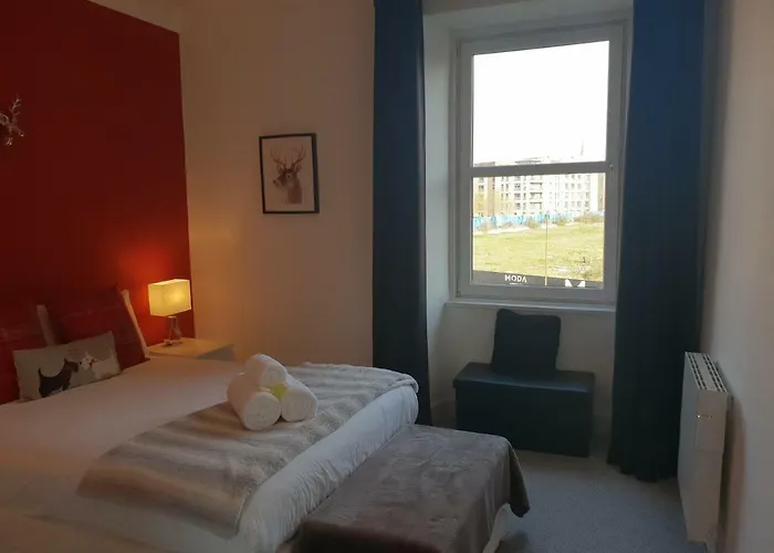 דירה Stylish - Near Haymarket, Walk To Castle And Princes Street אדינבורו