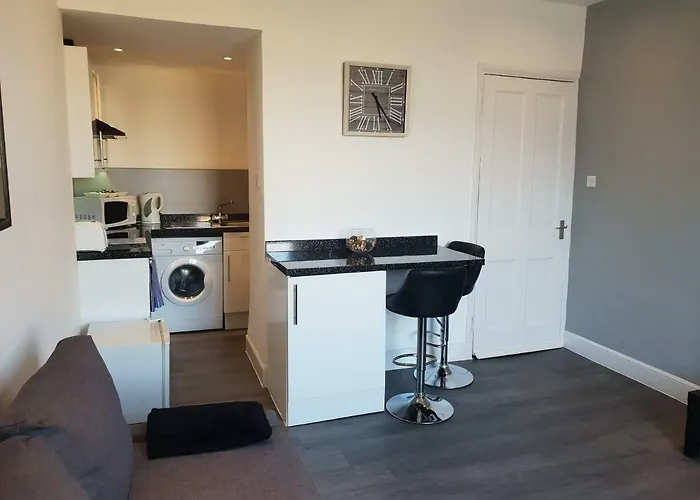 Stylish - Near Haymarket, Walk To Castle And Princes Street *