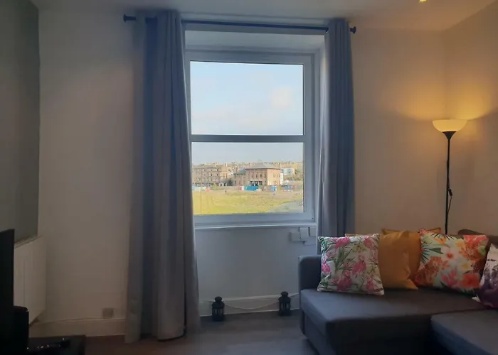 דירה Stylish - Near Haymarket, Walk To Castle And Princes Street *