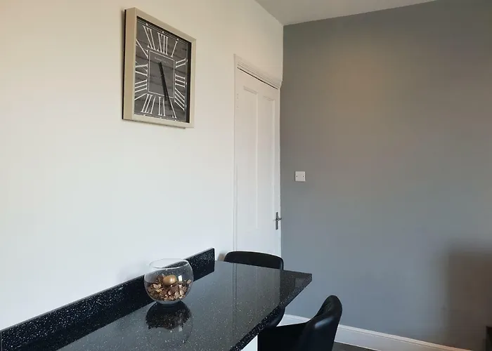 Stylish - Near Haymarket, Walk To Castle And Princes Street אדינבורו