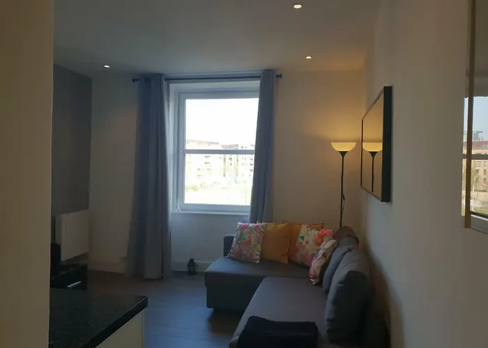 דירה Stylish - Near Haymarket, Walk To Castle And Princes Street