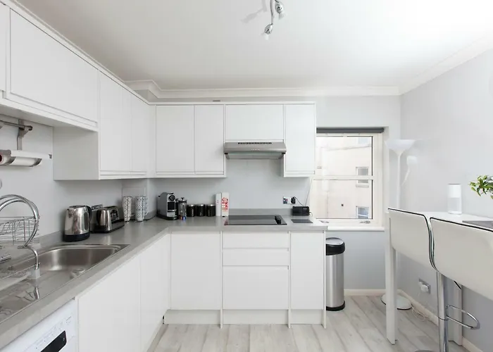 Amazing Apartments - Annandale St Near The Playhouse - Free Parking