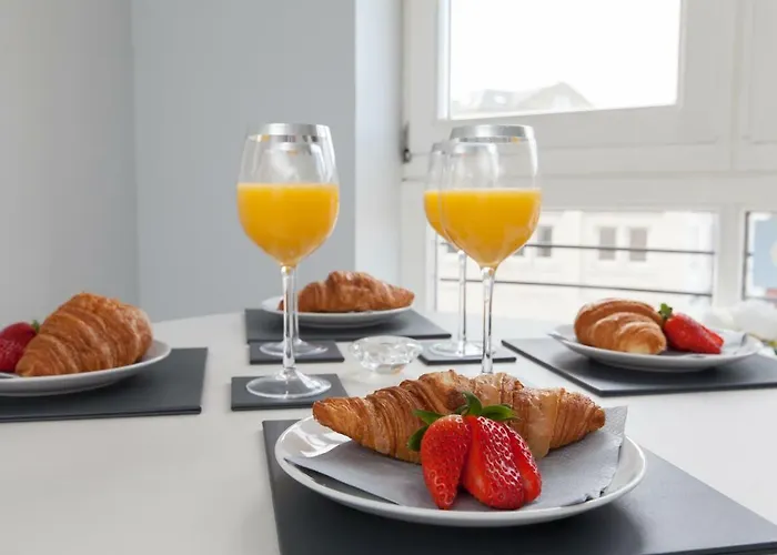 Amazing Apartments - Annandale St Near The Playhouse - Free Parking Apartment