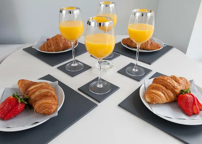 Amazing Apartments - Annandale St Near The Playhouse - Free Parking Apartment