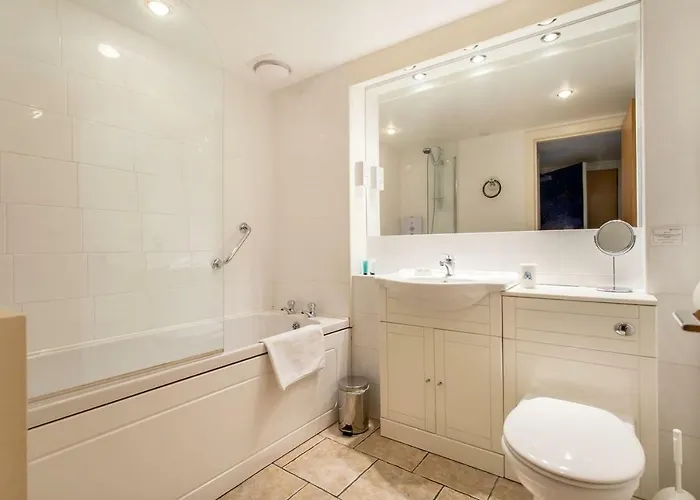 Royal Mile One Apartment