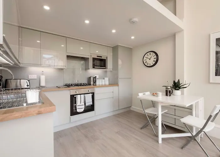 דירה The Street *