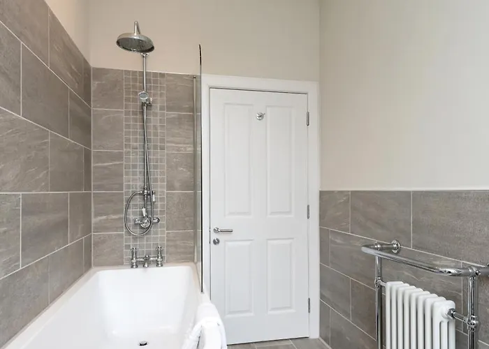 The Street דירה *