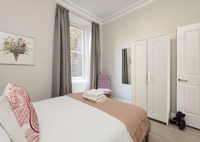 The Street Edinburgh