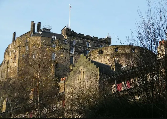 Charming 1 Bed With Castle View