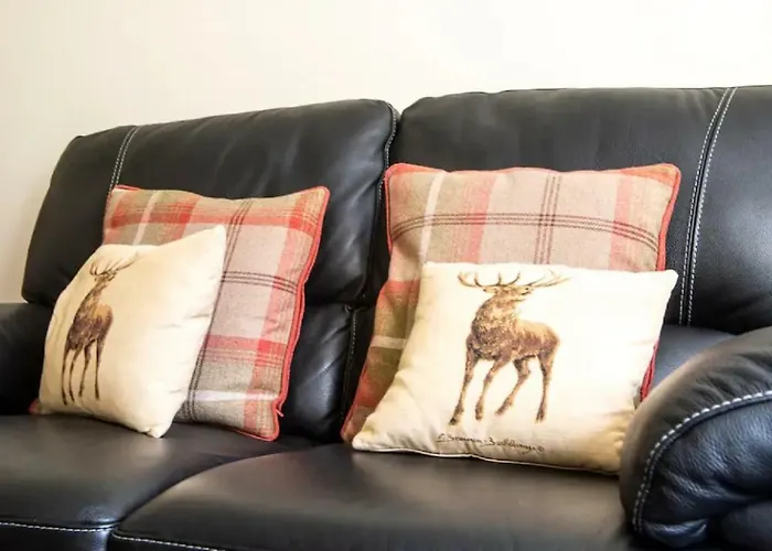 Charming 1 Bed With Castle View Edinburgh