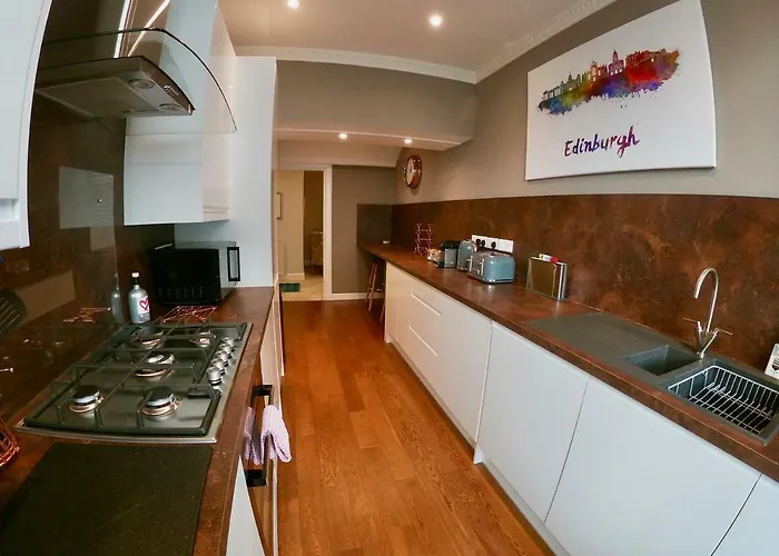 Escape To @ Abercromby Place