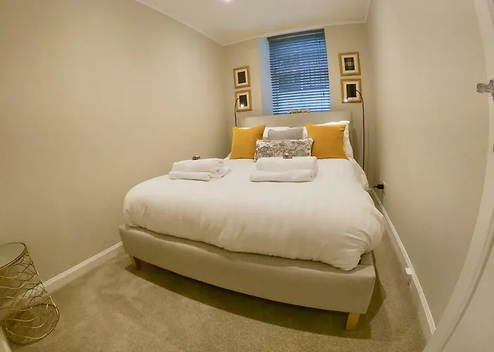 Escape To @ Abercromby Place