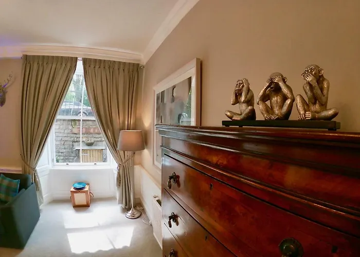 Apartment Escape To @ Abercromby Place