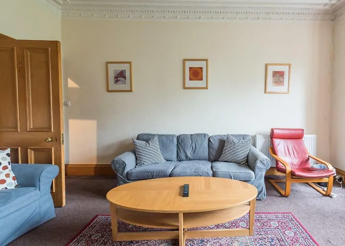 3 Bed Overlooking Meadows Park Эдинбург