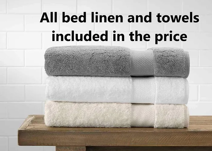 Ideal Location With Free On-site Private Parking דירה