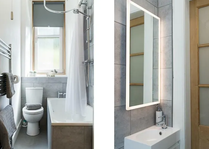 Beautiful, Traditional 2 Bedroom Main Door Flat *