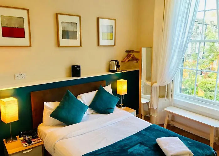 Dene Guest House, New Town Konukevi