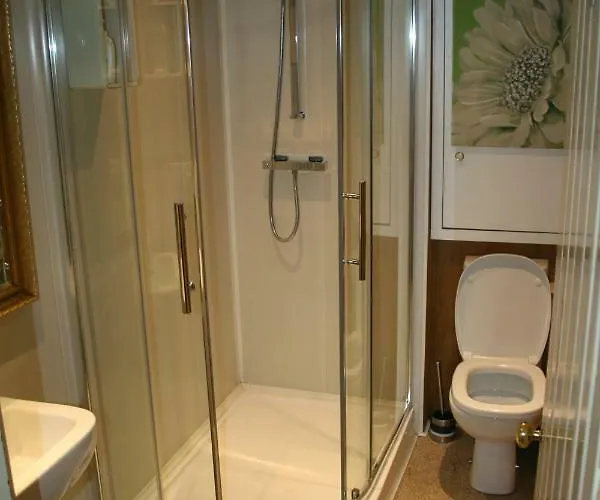 Edinb&b Guest house *