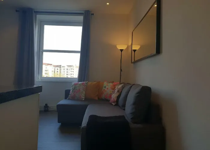 Stylish - Near Haymarket, Walk To Castle And Princes Street شقة *