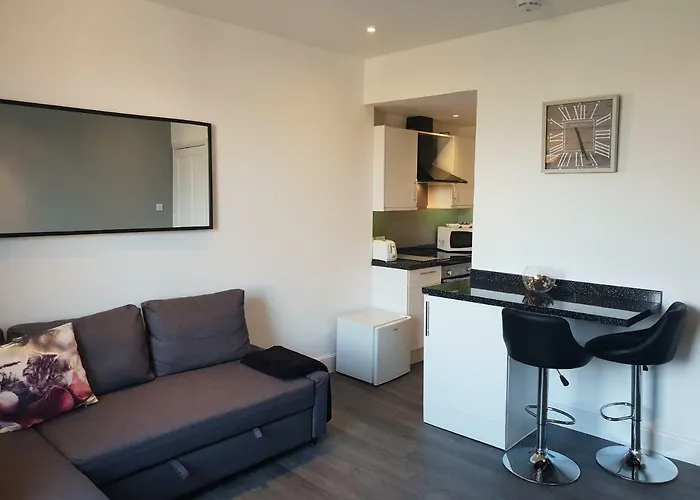 דירה Stylish - Near Haymarket, Walk To Castle And Princes Street *