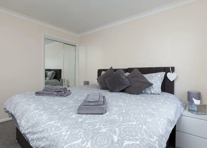 Amazing Apartments - Annandale St Near The Playhouse - Free Parking *