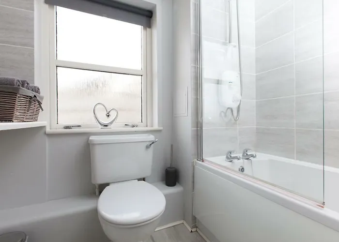 Amazing Apartments - Annandale St Near The Playhouse - Free Parking