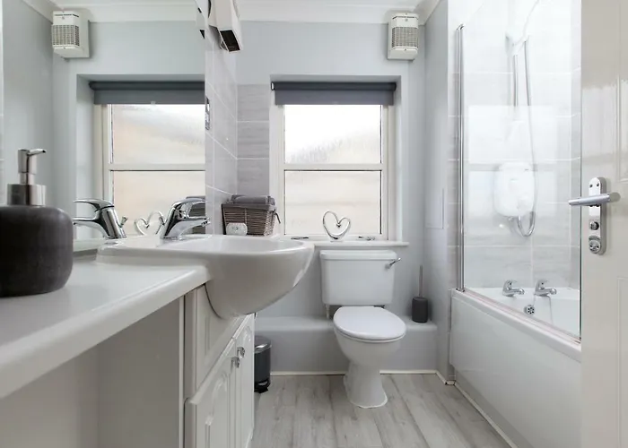 Amazing Apartments - Annandale St Near The Playhouse - Free Parking *