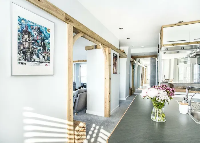 Ark At Anchor * Эдинбург