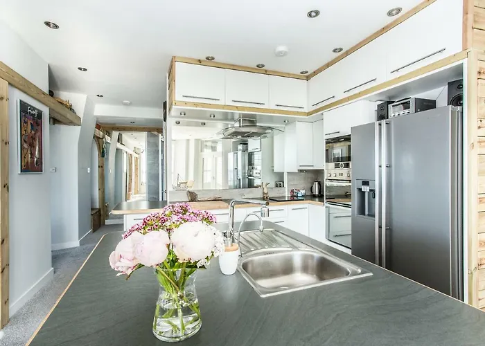 Ark At Anchor * Эдинбург