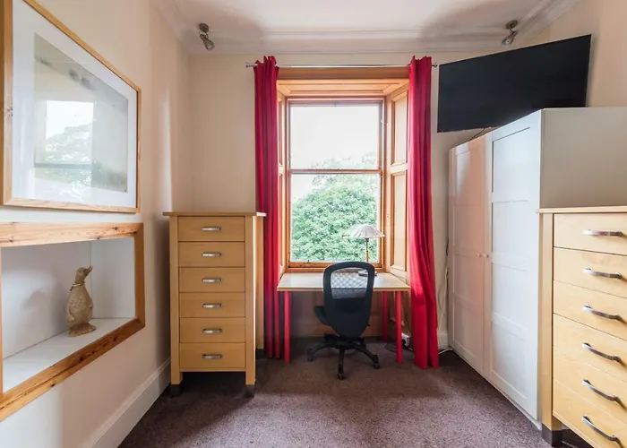 شقة 3 Bed Overlooking Meadows Park إدنبرة