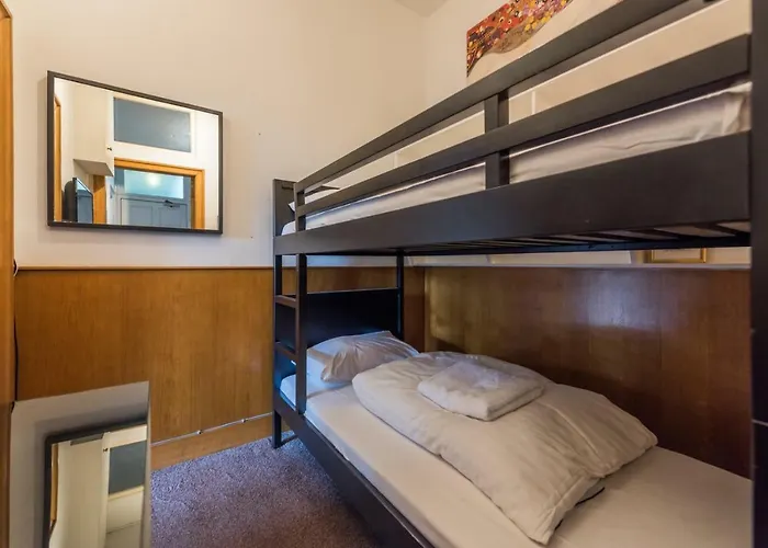 3 Bed Overlooking Meadows Park إدنبرة