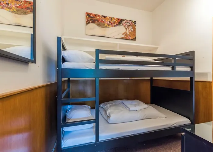 3 Bed Overlooking Meadows Park