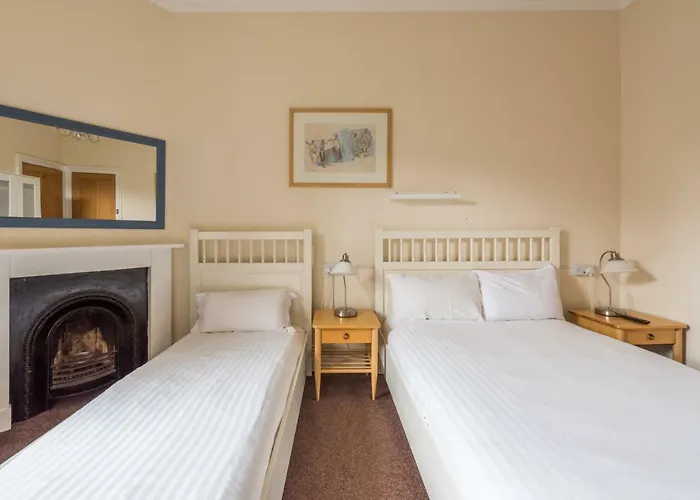 3 Bed Overlooking Meadows Park شقة إدنبرة