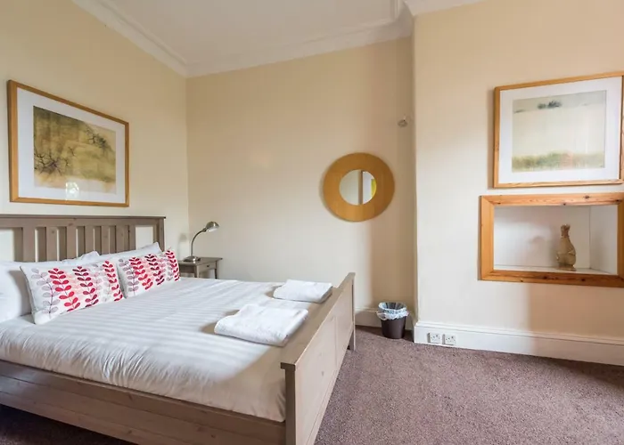 Апартаменты 3 Bed Overlooking Meadows Park