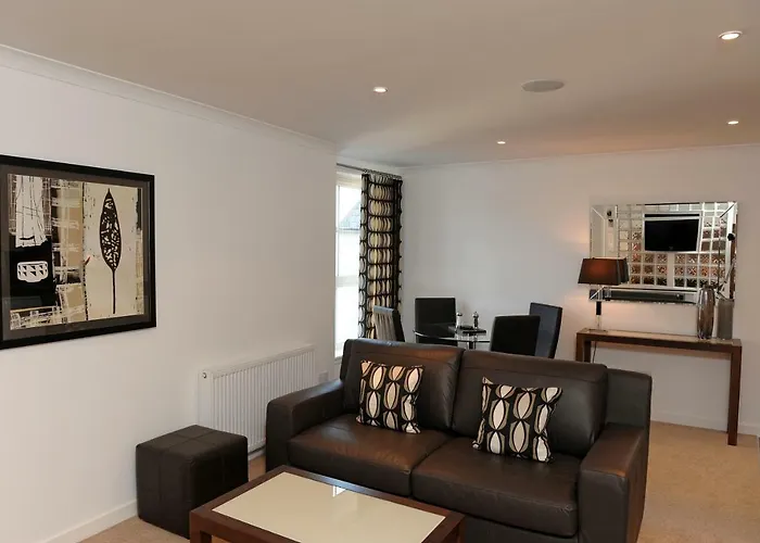 Hotel apartamentowy Fountain Court - Grove 4*